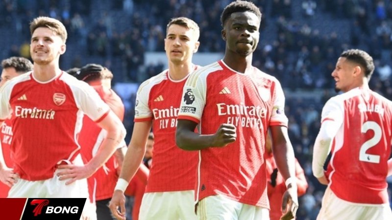 Arsenal đang dẫn đầu Premier League với 70 điểm sau 31 vòng đấu
